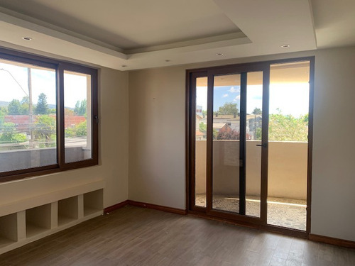 Departamento De 128 M2 , A Dos Cuadras Del Centro , Valdivia