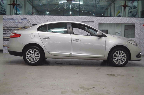 Renault Fluence 2.0 Dynamique Hi-flex 4p