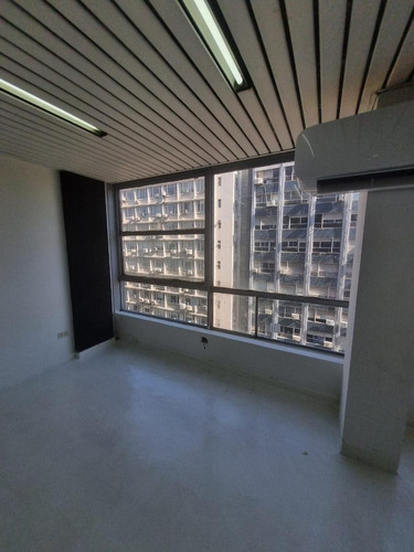 Oficina Venta Monserrat Impecable Al Frente