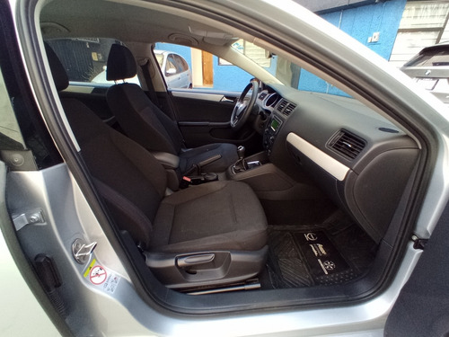 Imagen 12 de 15 de Volkswagen Jetta 2015 2.5 Trendline L5 Man B A Mt
