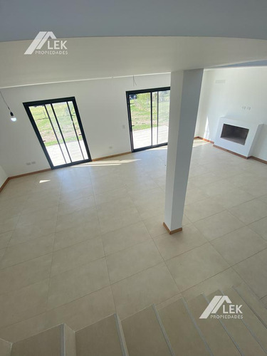 Impecable Casa Con Pileta En San Matias! Acepta Permuta Menor Valor... Mono O 2 Amb Caba