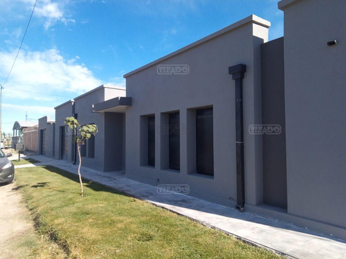 Casa  En Venta Ubicado En General Roca, Rio Negro, Patagonia