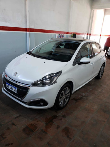 Imagen 10 de 11 de Peugeot 208 1.6 Feline 2019