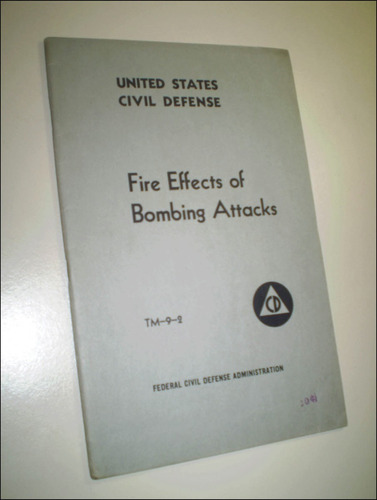 Temas Belicos / Fire Effects Of Bombing Attacks / 1952