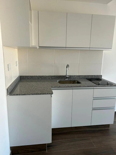 Departamento Monoambiente En Alquiler - 1 Baño - San Cristóbal