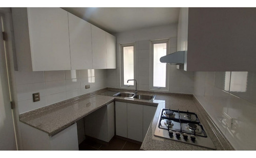 Casa Los Nogales Sur En "barrio El Sol " (4d-3b) -