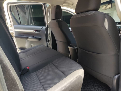 Imagen 11 de 14 de Toyota Hilux Disel 4x4