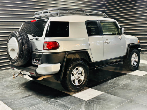 Toyota Fj Cruiser 3p Premium Aa Ee Ra Abs 4x4 At