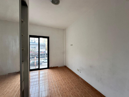 Depto 4amb C/ Balcón Sobre Avenida