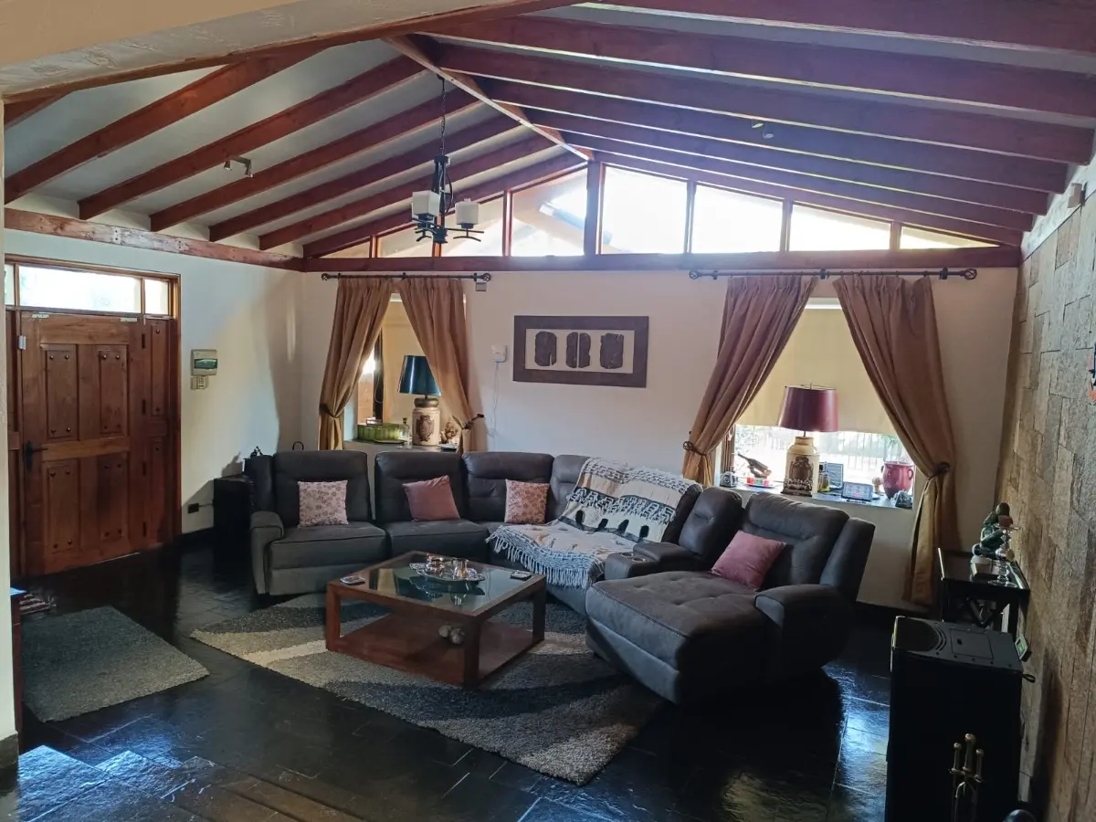 Imagen 4 de 29 de Se Vende Casa 2 Pisos 4d 3b Con Patio Piscina Terraza