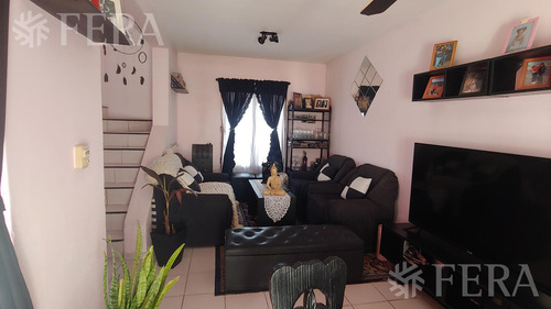 Venta De Casa De 3 Ambientes Con Cochera En Longchamps