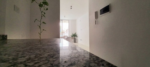 Venta Departamento 3 Ambientes Saenz Peña Cochera
