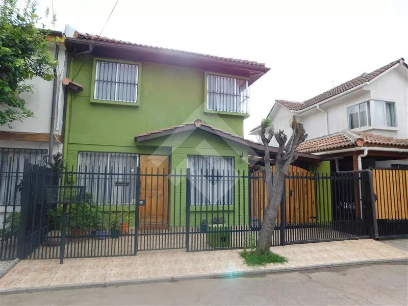 Casa En Venta De 4 Dorm. En Pudahuel