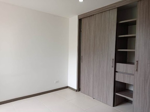 Imagen 6 de 15 de Apartamento En Arriendo San Antonio 622-17998