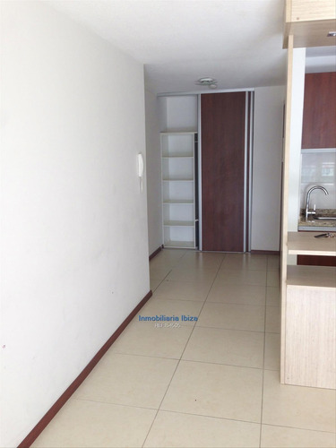 Imagen 6 de 15 de Pocitos Venta Monoambiente Con Cochera Oficina O Vivienda.