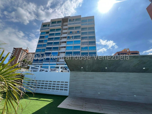 Apartamento En Venta, Playa Grande #24-22274