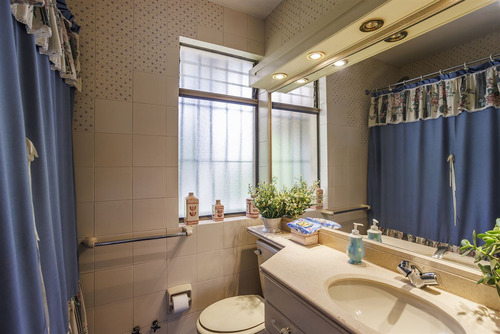 Casa En Venta De 5 Dorm., Los Dominicos, Plaza Las Condesas