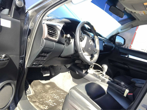 Toyota Hilux 2.8 Cd Srx 177cv 4x4 At 2016