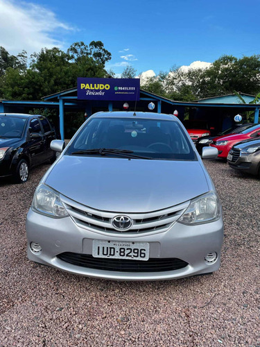 Toyota Etios 1.5 Xs Sedan 16v Flex 4p Manual