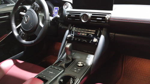 Lexus IS 4p 300 Premium L4/2.0/T Aut
