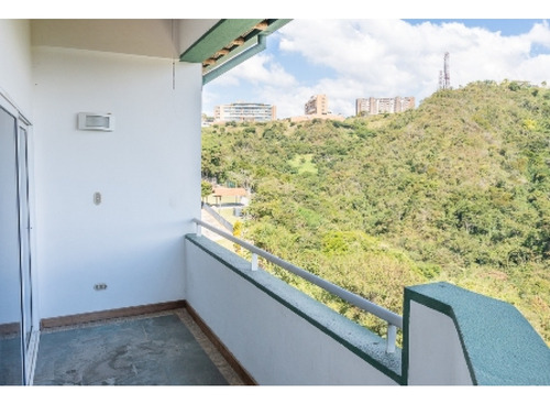Se Vende Ph 230m2 5h/5b/6p Los Campitos