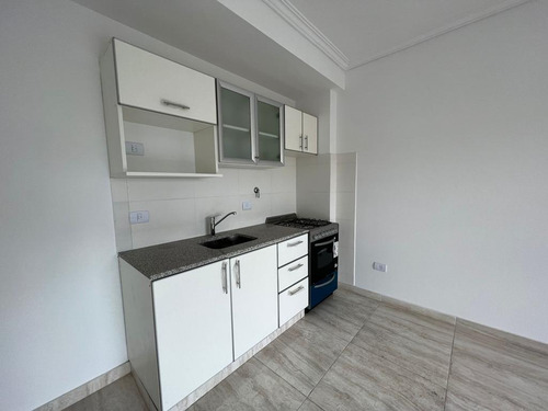 Avenida Mitre 1660, Avellaneda ¡dos Ambientes Al Contrafrente En Venta!