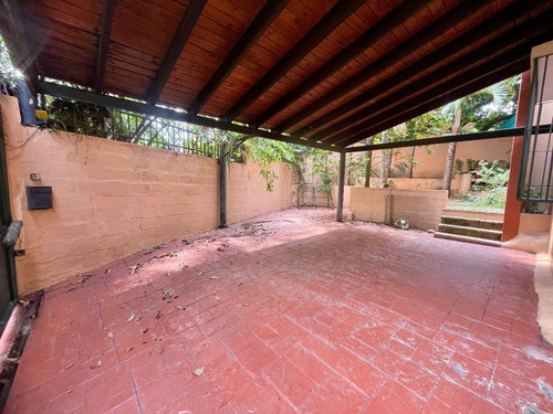 Se Vende Encantadora Casa En Los Ríos, Santo Domingo