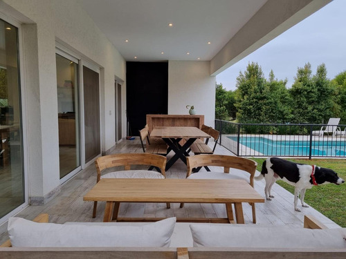 Imagen 2 de 29 de Retasada! Excelente Casa En Venta En Nordelta! Muy Buena Ubicacion, Calidad Premium!!
