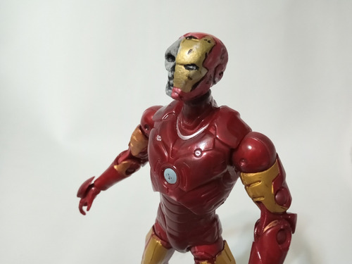 Cuatro Cabezas Custom No Incluye Figura De Iron Man Zombie (Usado)