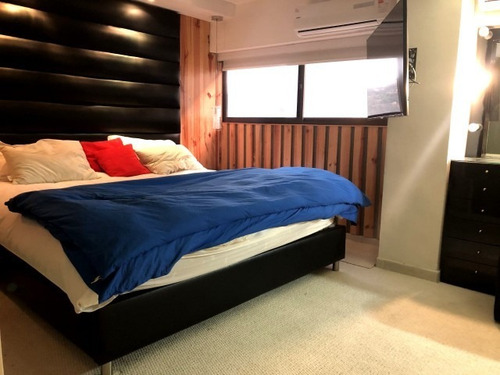 Imagen 6 de 14 de Ph Duplex Remodelado Con Vista Al Avila