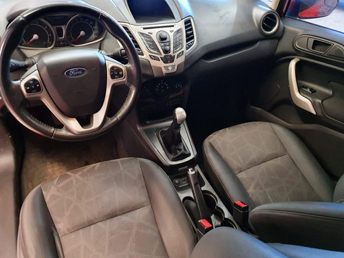 Imagen 5 de 15 de Ford Fiesta Kinetic Design 1.6 Design 120cv Titanium 2012
