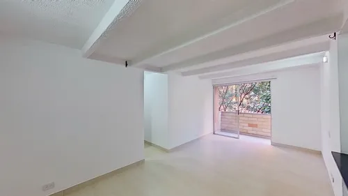 Venta En Loma De Los Bernal 66 M2. Medellín.