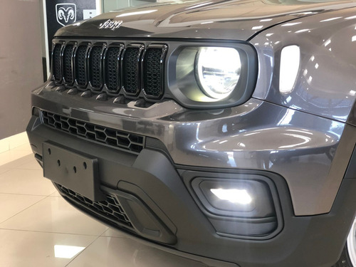 Imagen 3 de 22 de Jeep Renegade Sport Mt