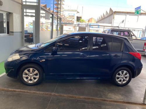 Ginza. Nissan Tiida 1.8 Visia 5p 2010