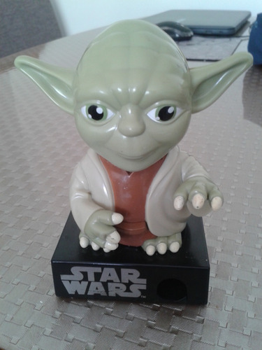 Personagem Miniatura Mestre Yoda Star Wars 11cm De Altura