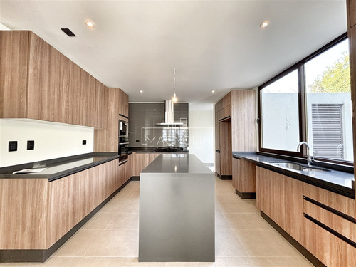 Casa En Venta De 4 Dorm. En Colina