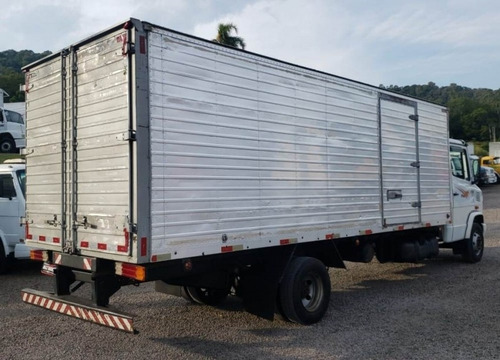 Imagem 6 de 15 de Mercedes Benz 710 - Baú 6.40m