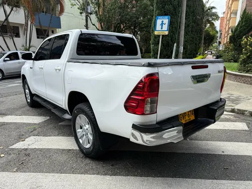 Toyota Hilux 2.4 Mecánica 2020 Diesel 4x4