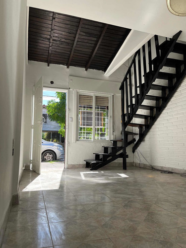 Imagen 2 de 8 de Venta Duplex Castelar Norte Centro