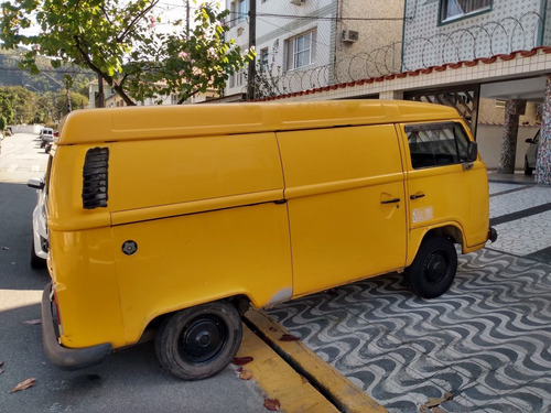 Imagem 1 de 12 de Volkswagen Kombi Furgão