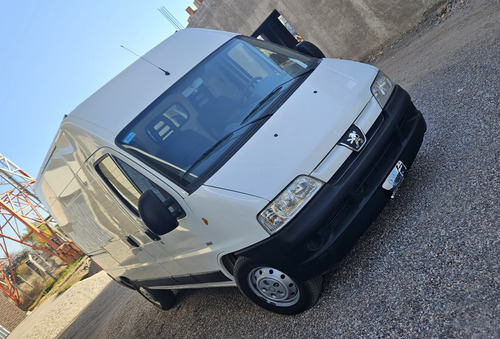 Imagen 1 de 7 de Peugeot Boxer 2015 2.3 350lh Confort Hdi Larga Alta Abs