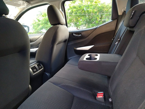 Nissan Frontier Nissan Frontier Attac.cd 4x4 2.3 Bi-tb D...