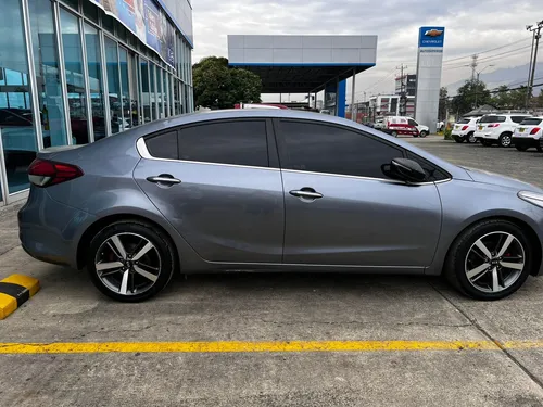 Kia CERATO PRO 1.6l Zenith At