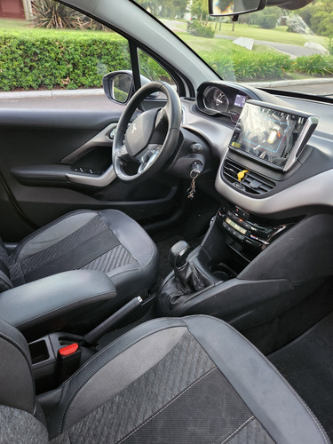 Peugeot 208 1.6 Feline