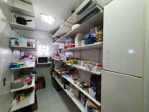 Imagem 7 de 15 de Casa A Venda Com 4 Quartos No Bairro Coloninha Em Florianopolis - V-82781
