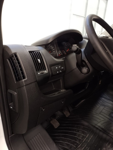 Imagen 4 de 17 de Peugeot Boxer Premiun Minibus 2.2 Hdi 440 L4 H2 130cv