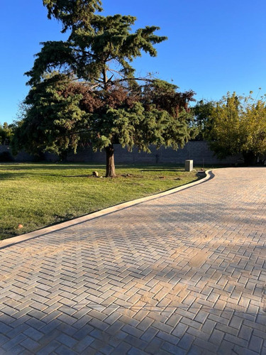 Lotes A La Venta. Condominio La Faustina. Villa Udaondo.