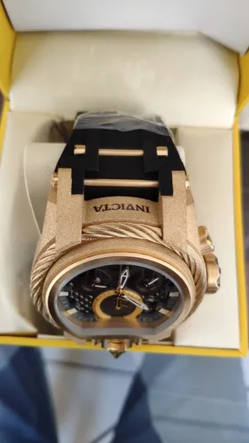 Reloj Invicta Reserve Bolt Zeus Dorado 26447 Nuevo