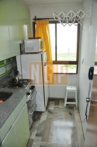 Apartamento En Brava, 2 Dormitorios - Ref: 1713