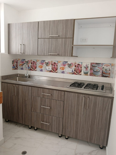 Apartamento Nuevo En Manrique Central.